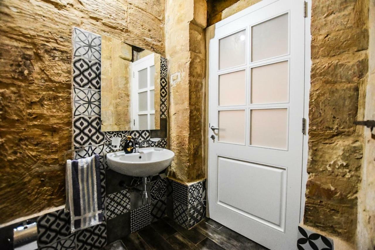 Historic Townhouse In Birgu Center Villa Luaran gambar