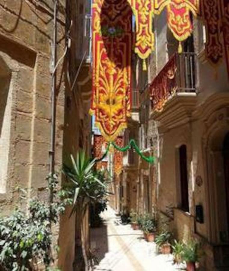 Historic Townhouse In Birgu Center Villa Luaran gambar